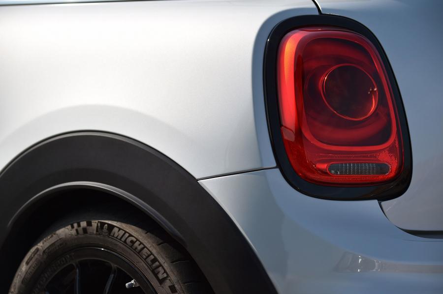 Детали экстерьера Mini John Cooper Works Challenge Edition 2016 года  (UK) (фото 7 из 18)